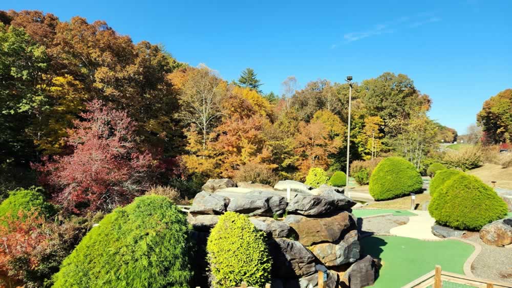 bear creek adventures mini golf gem mine beautiful fall colors near blue ridge georgia